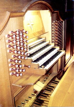 Amis_ORGUE console.jpg - 66745 Bytes